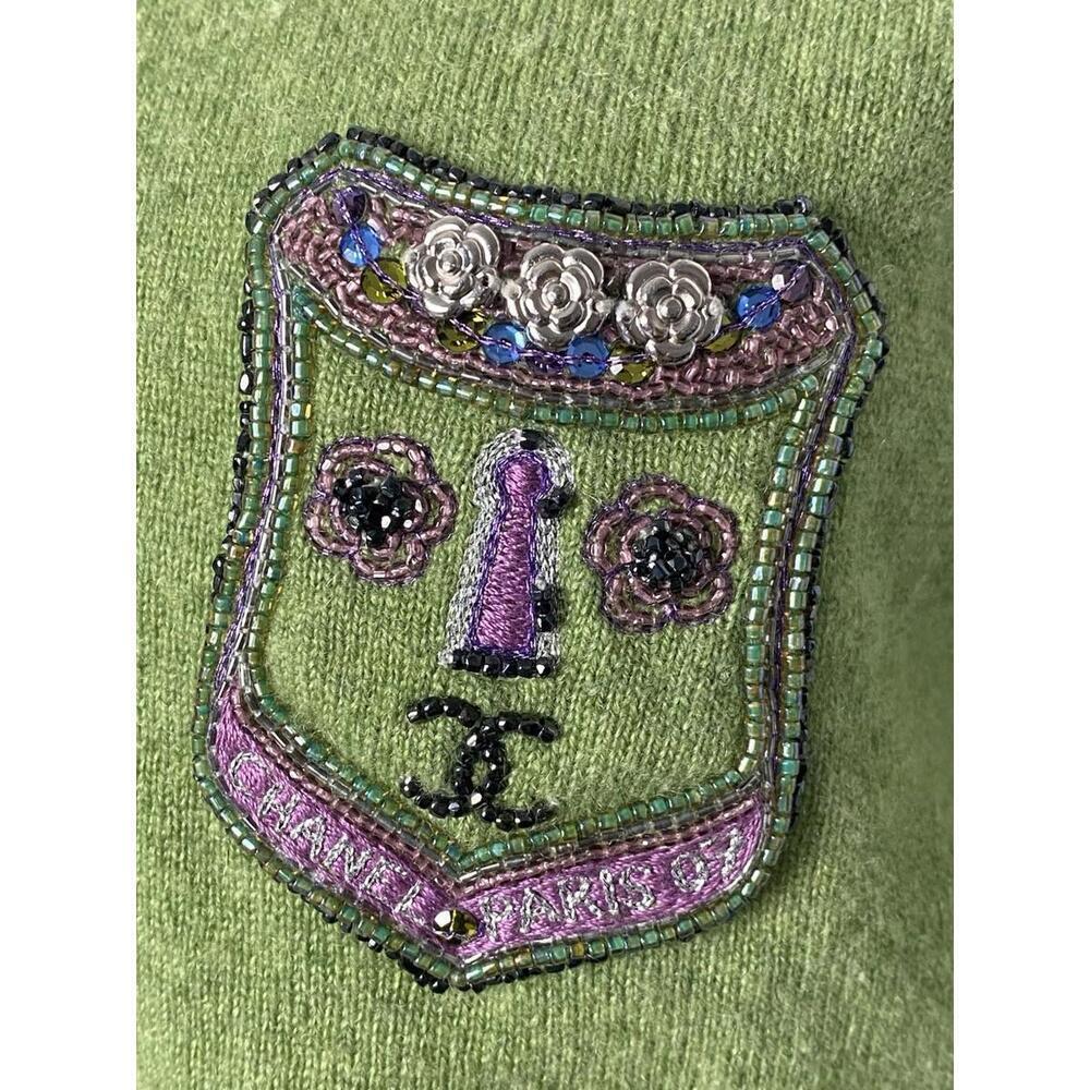Vintage 2007 Chanel 07A Green Purple Sweater FR-36 Embroidered CC Crest Cashmere - Picture 5 of 9